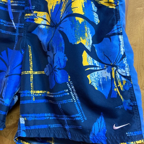 Nike Swim Wear Board Shorts Tropical Colourful possibly Vintage 100% 🔥 - Picture 2 of 7